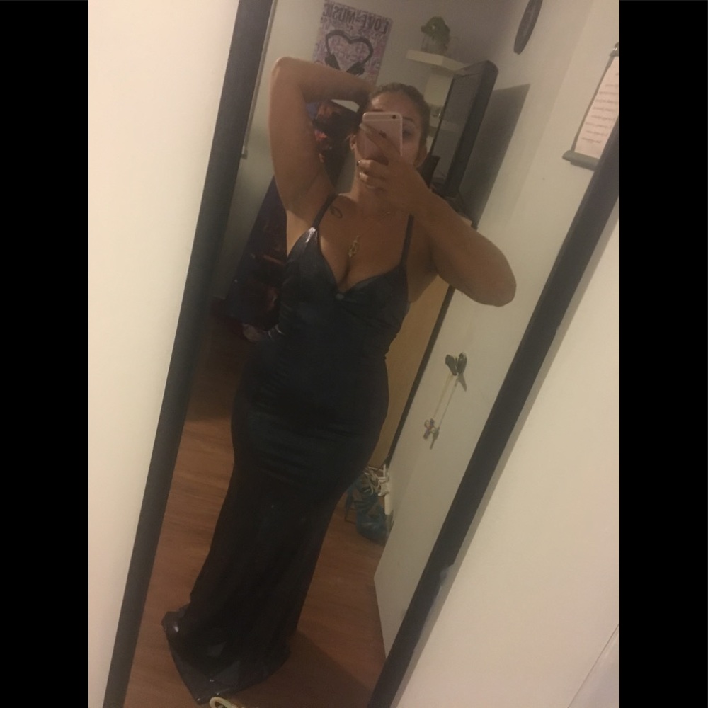 🌟 NWT Iridescent mermaid style swirl design gown - Picture 6 of 8